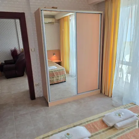 Miramar Palace Διαμέρισμα