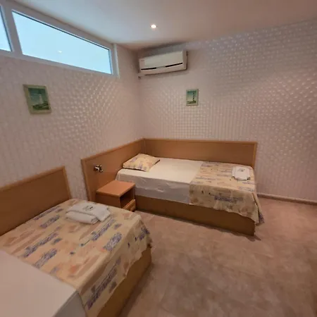 Miramar Palace 公寓 阳光海滩