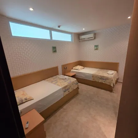 Miramar Palace 公寓 阳光海滩